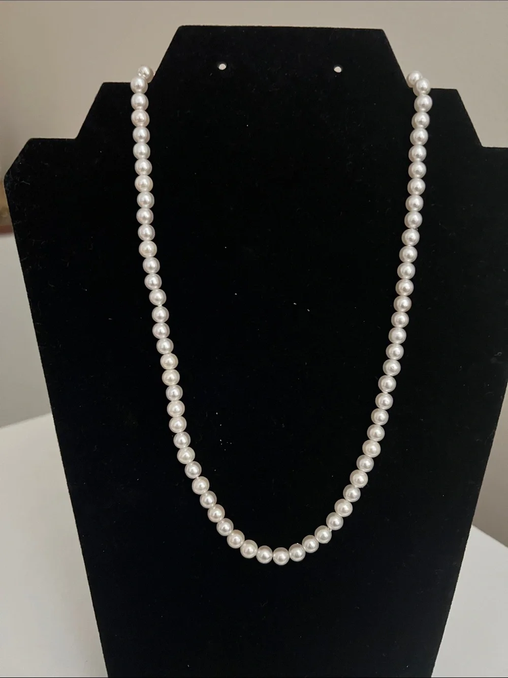 Lustrous White Faux Pearl Necklace - Vintage
